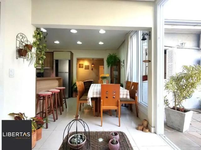 Casa / Sobrado para Venda em Porto Alegre/RS Sarandi 4 Quartos