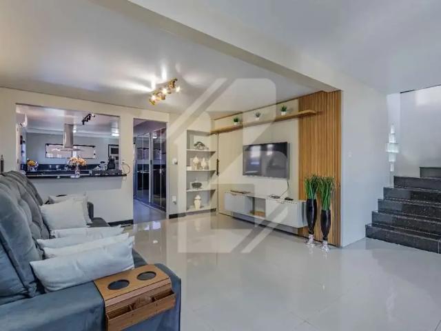 Casa / Sobrado para Venda em Porto Alegre/RS Sarandi 4 Quartos