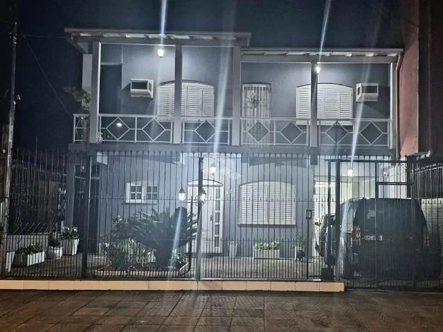 Casa / Sobrado para Venda em Porto Alegre/RS Sarandi 5 Quartos