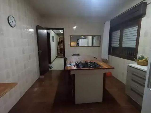 Casa / Sobrado para Venda em Porto Alegre/RS Sarandi 5 Quartos