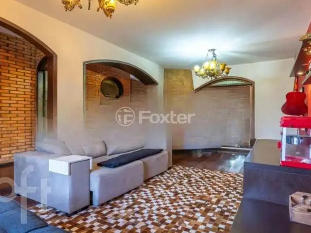Casa / Sobrado para Venda em Porto Alegre/RS Sarandi 5 Quartos