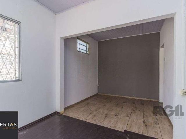 Casa / Sobrado para Venda em Porto Alegre/RS Sarandi 5 Quartos