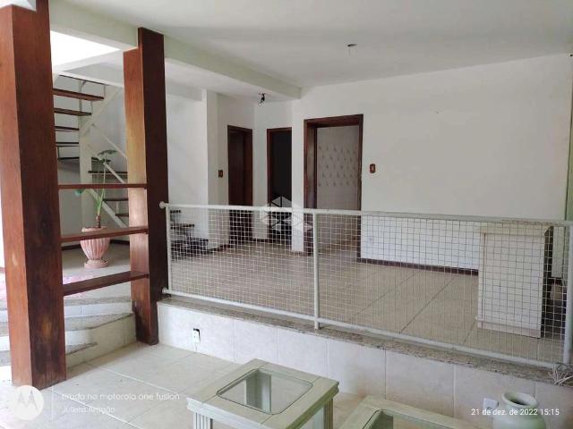 Casa / Sobrado para Venda em Porto Alegre/RS Serraria 4 Quartos