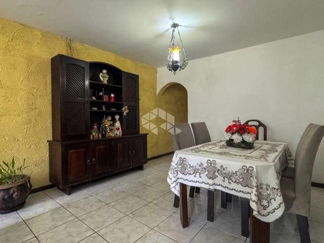 Casa / Sobrado para Venda em Porto Alegre/RS Serraria 3 Quartos