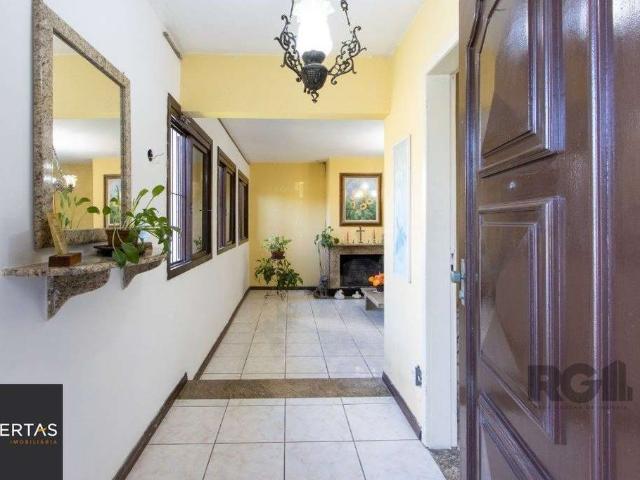 Casa / Sobrado para Venda em Porto Alegre/RS Serraria 3 Quartos
