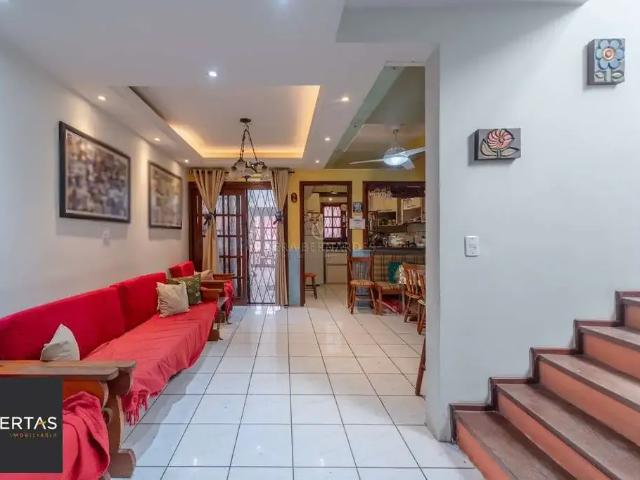 Casa / Sobrado para Venda em Porto Alegre/RS Serraria 3 Quartos