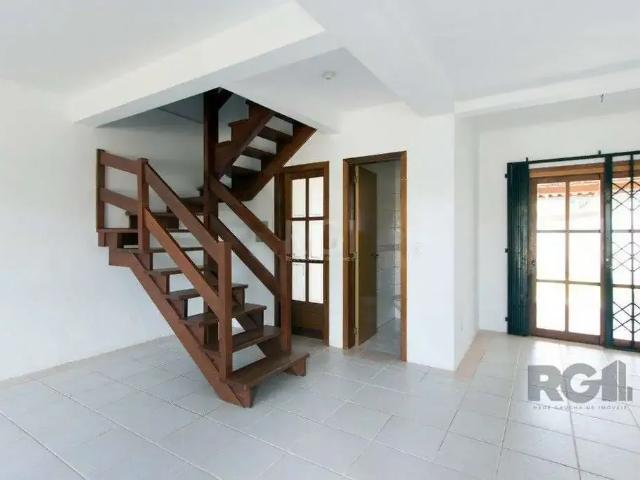 Casa / Sobrado para Venda em Porto Alegre/RS Serraria 3 Quartos