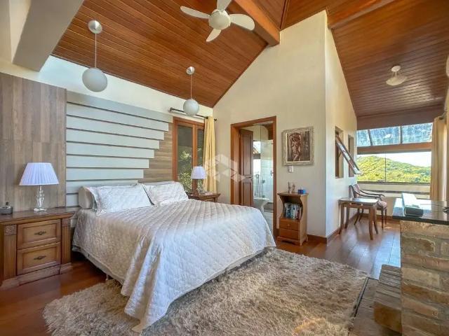 Casa / Sobrado para Venda em Porto Alegre/RS Sétimo Céu 5 Quartos