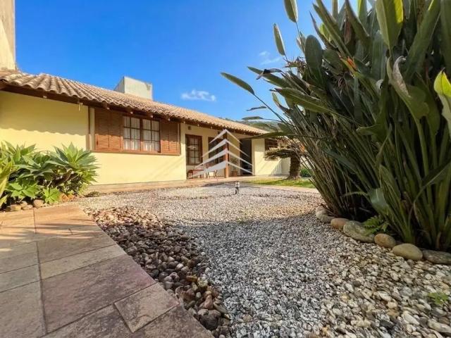 Casa / Sobrado para Venda em Porto Belo/SC Centro 3 Quartos