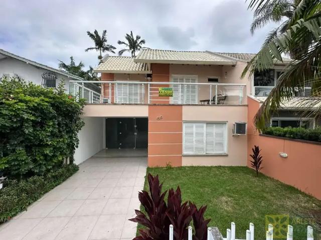 Casa / Sobrado para Venda em Porto Belo/SC Centro 4 Quartos