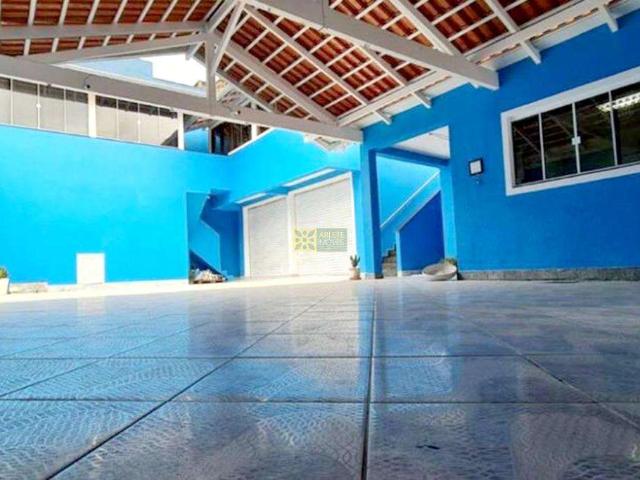 Casa / Sobrado para Venda em Porto Belo/SC Centro 5 Quartos