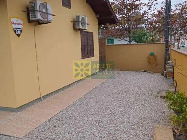 Casa / Sobrado para Venda em Porto Belo/SC Balneário Perequê 3 Quartos