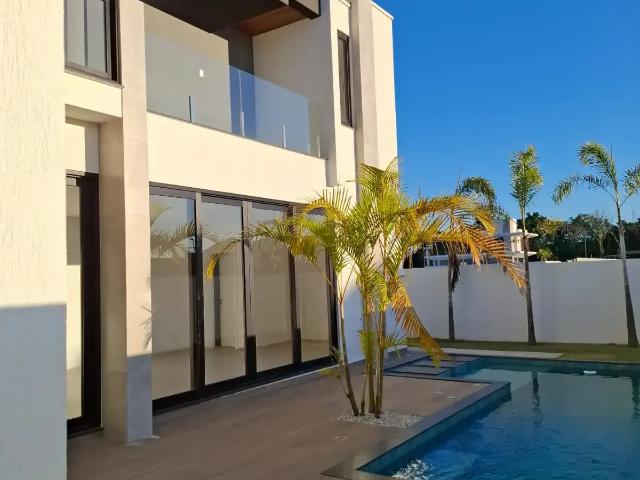 Casa / Sobrado para Venda em Porto Belo/SC Balneário Perequê 3 Quartos