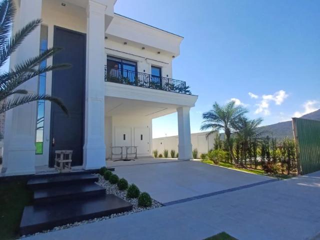 Casa / Sobrado para Venda em Porto Belo/SC Balneário Perequê 4 Quartos