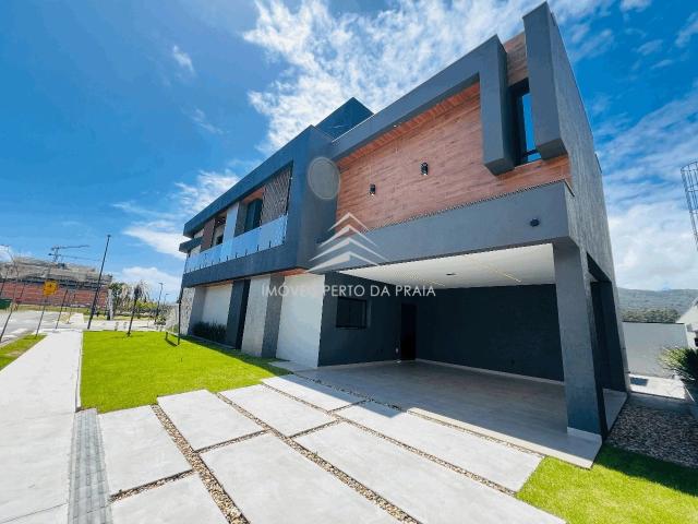 Casa / Sobrado para Venda em Porto Belo/SC Jardim Dourado 4 Quartos