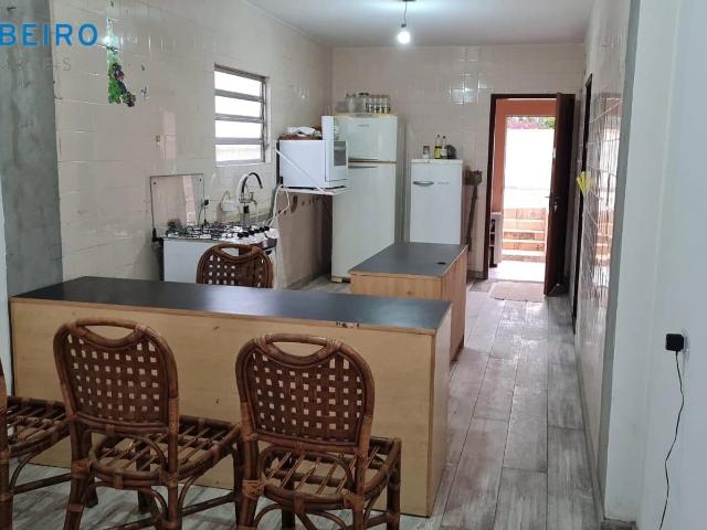 Casa / Sobrado para Venda em Porangaba/SP Centro 4 Quartos