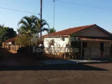 Casa / Sobrado para Venda em Potirendaba/SP Centro 3 Quartos