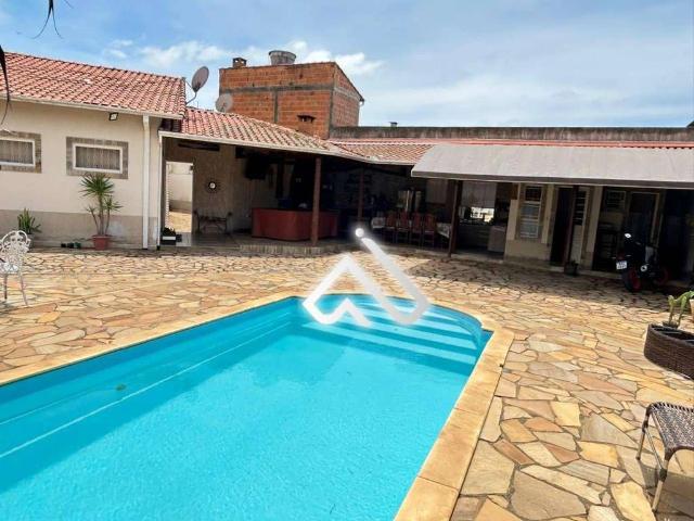 Casa / Sobrado para Venda em Pouso Alegre/MG Faisqueira 3 Quartos