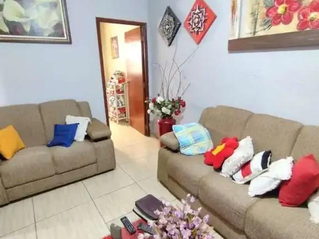 Casa / Sobrado para Venda em Pouso Alegre/MG Jardim Canadá 3 Quartos