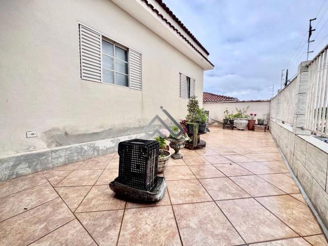 Casa / Sobrado para Venda em Pouso Alegre/MG Jardim Jatobá 4 Quartos