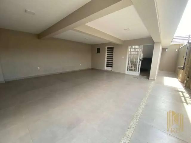 Casa / Sobrado para Venda em Pouso Alegre/MG João Paulo II 4 Quartos