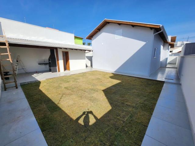 Casa / Sobrado para Venda em Pouso Alegre/MG Parque Ibirá 3 Quartos