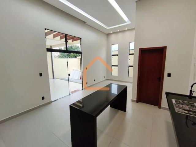 Casa / Sobrado para Venda em Pouso Alegre/MG Parque Real 3 Quartos