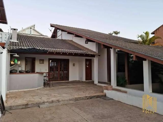 Casa / Sobrado para Venda em Pouso Alegre/MG Pousada dos Campos I 3 Quartos