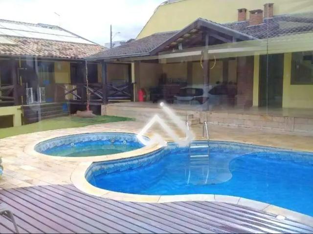 Casa / Sobrado para Venda em Pouso Alegre/MG Presidente Juscelino 4 Quartos