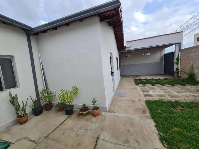 Casa / Sobrado para Venda em Pouso Alegre/MG São Carlos 3 Quartos