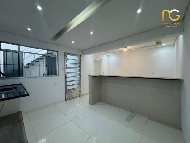 Casa / Sobrado para Venda em Praia Grande/SP Tupi 2 Quartos