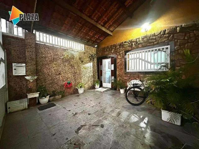 Casa / Sobrado para Venda em Praia Grande/SP Tupi 2 Quartos