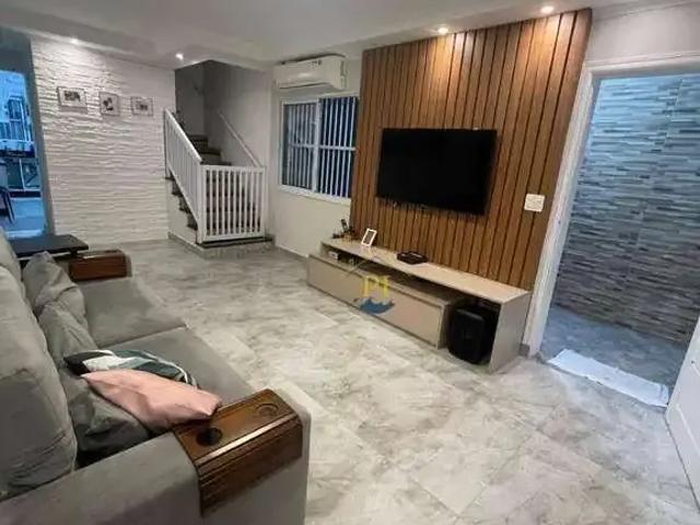 Casa / Sobrado para Venda em Praia Grande/SP Tupi 3 Quartos