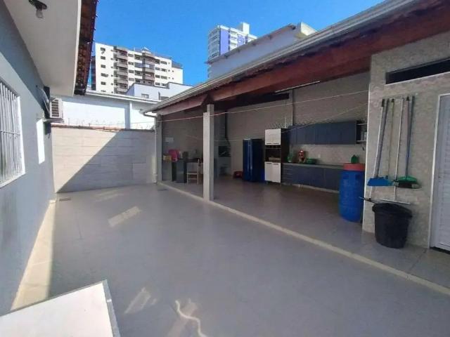 Casa / Sobrado para Venda em Praia Grande/SP Tupi 5 Quartos