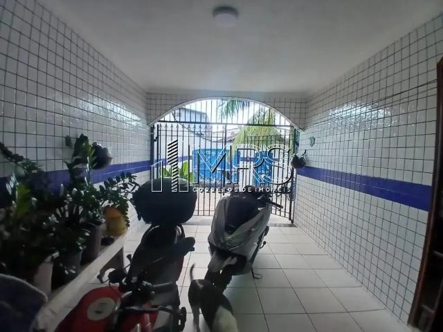 Casa / Sobrado para Venda em Praia Grande/SP Tupiry 3 Quartos