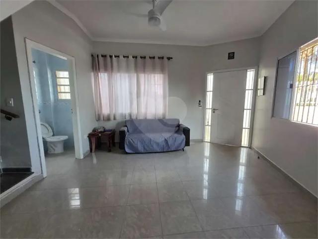 Casa / Sobrado para Venda em Praia Grande/SP Vila Caiçara 2 Quartos
