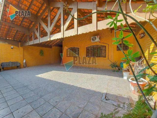 Casa / Sobrado para Venda em Praia Grande/SP Aviação 3 Quartos