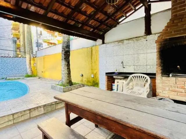 Casa / Sobrado para Venda em Praia Grande/SP Aviação 3 Quartos