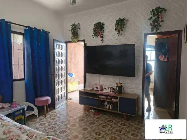 Casa / Sobrado para Venda em Praia Grande/SP Aviação 2 Quartos