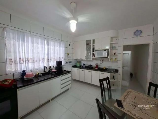 Casa / Sobrado para Venda em Praia Grande/SP Aviação 4 Quartos