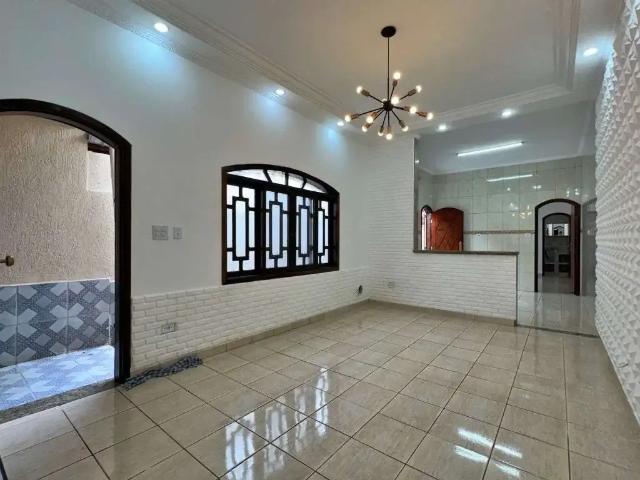 Casa / Sobrado para Venda em Praia Grande/SP Balneário Maracanã 2 Quartos