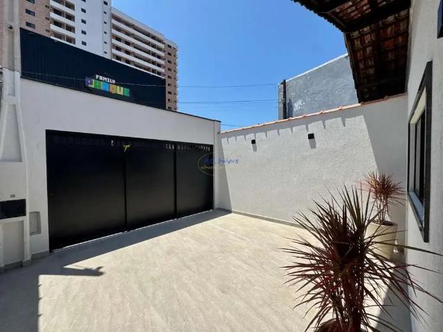 Casa / Sobrado para Venda em Praia Grande/SP Boqueirão 3 Quartos