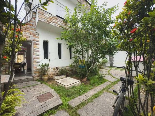 Casa / Sobrado para Venda em Praia Grande/SP Canto do Forte 4 Quartos