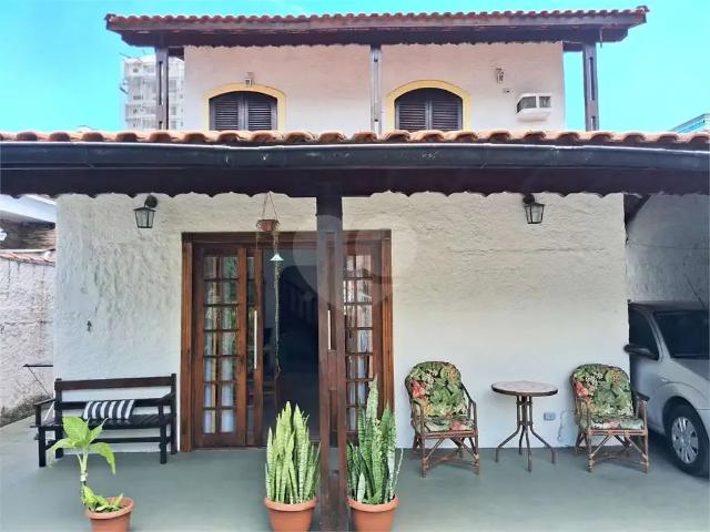 Casa / Sobrado para Venda em Praia Grande/SP Canto do Forte 5 Quartos
