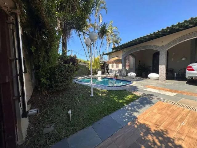 Casa / Sobrado para Venda em Praia Grande/SP Canto do Forte 5 Quartos