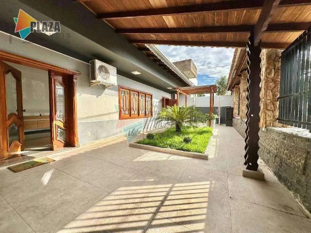 Casa / Sobrado para Venda em Praia Grande/SP Canto do Forte 3 Quartos