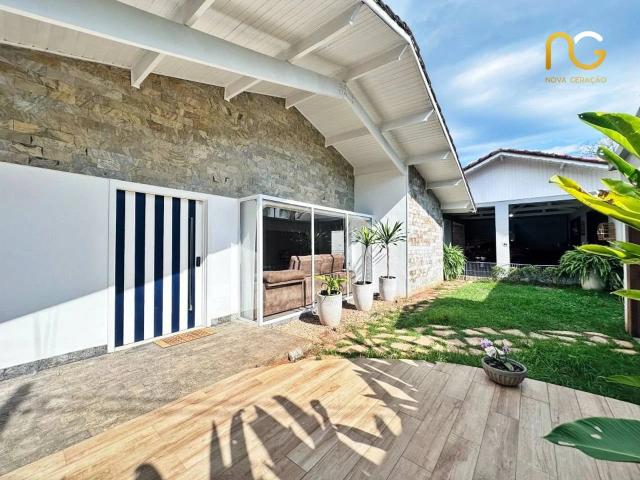 Casa / Sobrado para Venda em Praia Grande/SP Canto do Forte 3 Quartos