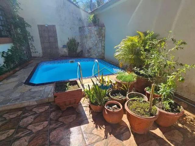 Casa / Sobrado para Venda em Praia Grande/SP Canto do Forte 3 Quartos