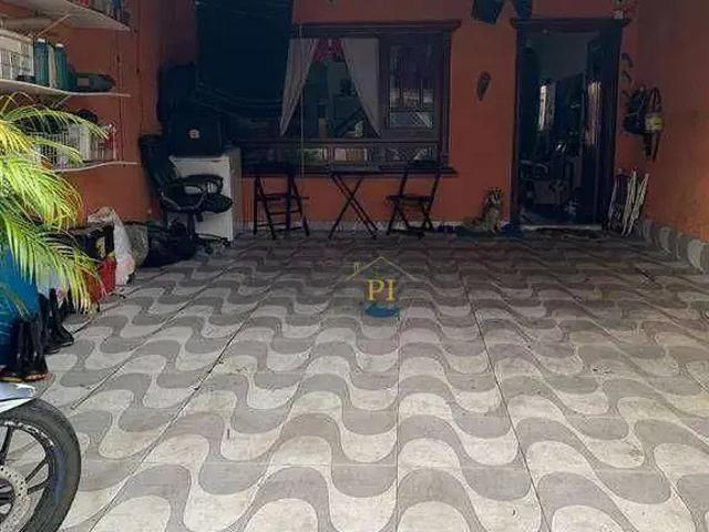 Casa / Sobrado para Venda em Praia Grande/SP Guilhermina 4 Quartos