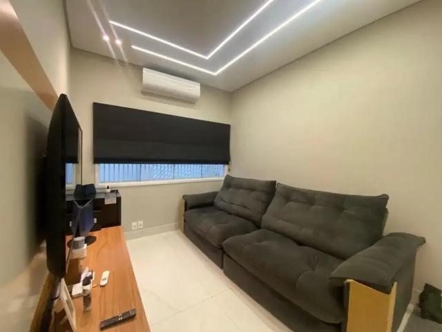 Casa / Sobrado para Venda em Praia Grande/SP Guilhermina 4 Quartos